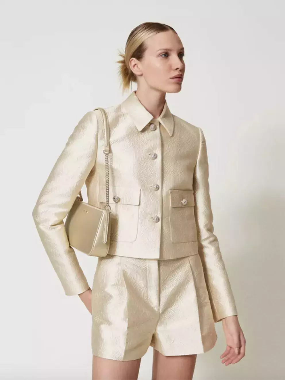 krátké brokátové sako