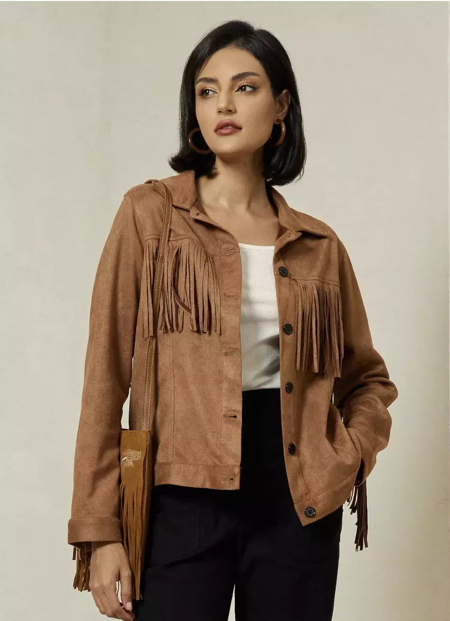 semišová bunda s třásněmi a výstřihem