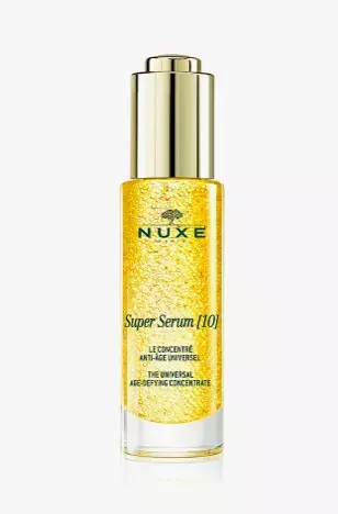 <p><strong>Protivráskové sérum s kyselinou hyaluronovou, Nuxe, 1222 Kč</strong></p>

<p>Mikroperličky v receptuře séra obsahující mix rostlinných olejů a kyselinu hyaluronovou si při pravidelném použití poradí i s veškerými stopami stárnutí. Vrásky tak budou během několika týdnů vyhlazené, tmavé skvrny o poznání světlejší a pleť zůstane celkově zpevněná.</p>
