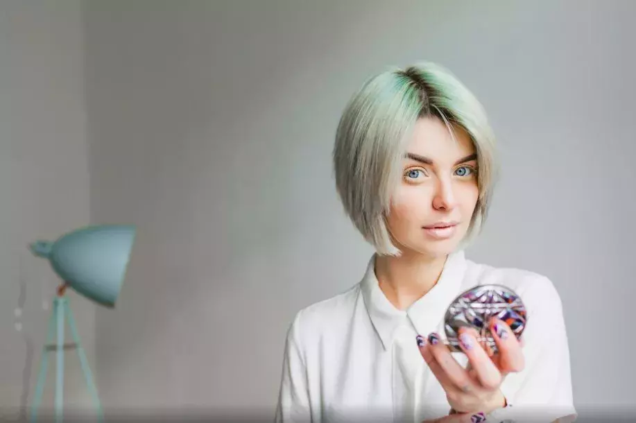 Tipy pro ideální střihy pro řídnoucí vlasy