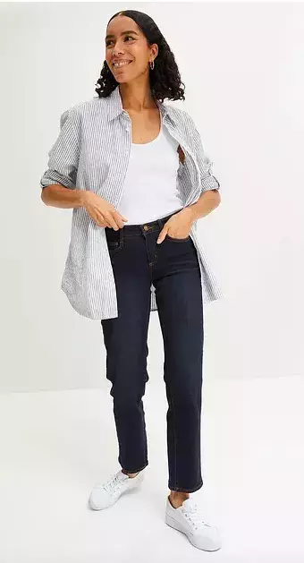 <p>Straight džíny High Waist, zeštíhlující, Bonprix, 699 Kč</p>
