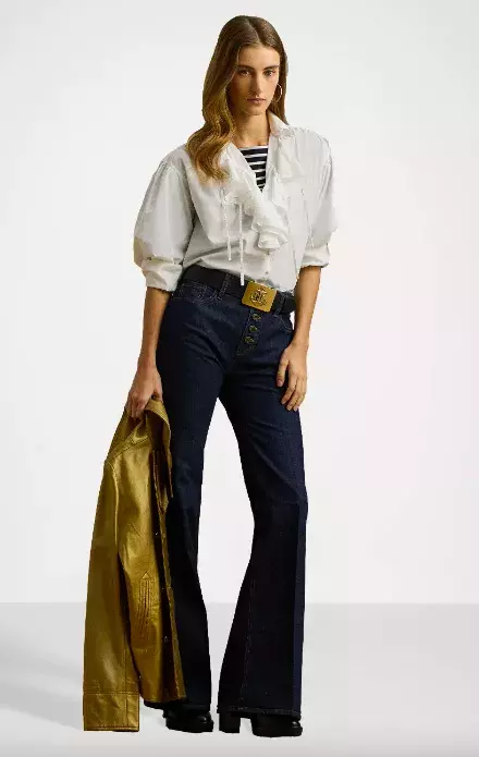 <p>HIGH RISE FLARE JEAN, 6000 Kč</p>
