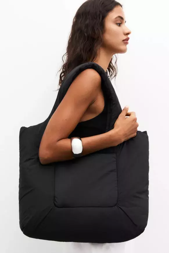 Velká prošívaná kabelka, PULL&BEAR, 499 Kč