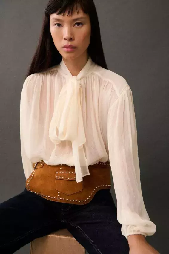 Hebká blůza, Mango, 599 Kč (původní cena 1 299 Kč)