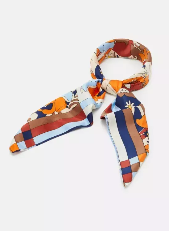 Jarní šátek, Even&Odd, 330 Kč