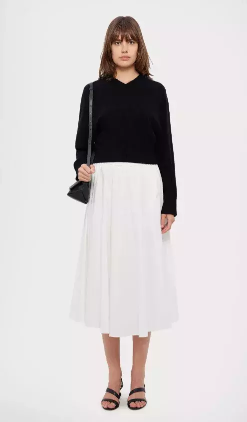 Luxusní černý svetr, Diane von Furstenberg, 4 740 Kč