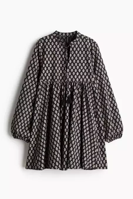 Bavlněné šaty s vázačkou, H&M, 599 Kč