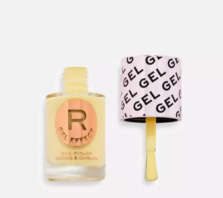 Revolution lak na nehty, Douglas, 150 Kč