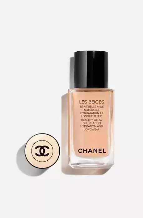 CHANEL dlouhodržící rozjasňující make-up, Douglas, 1 609 Kč