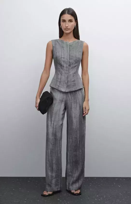 Lněná blůza, Massimo Dutti, 1 999 Kč