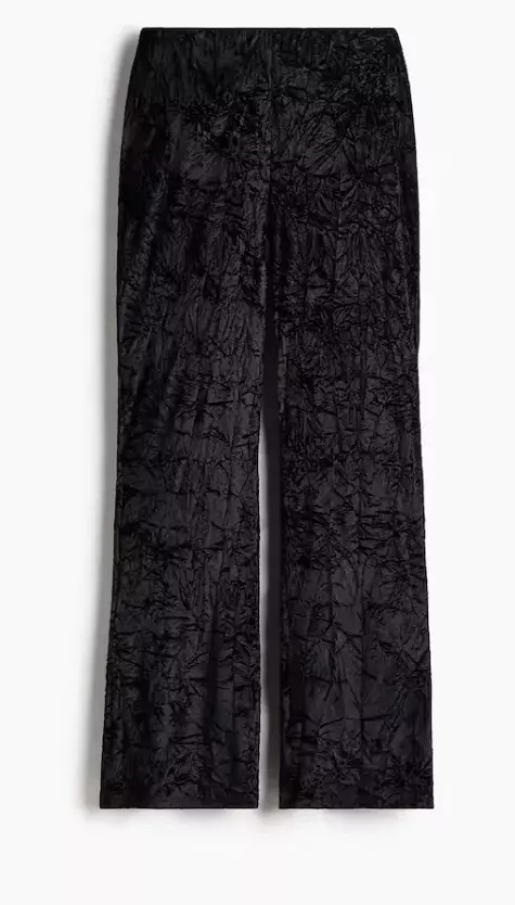 Kalhoty z mačkaného veluru, H&M,  399 Kč