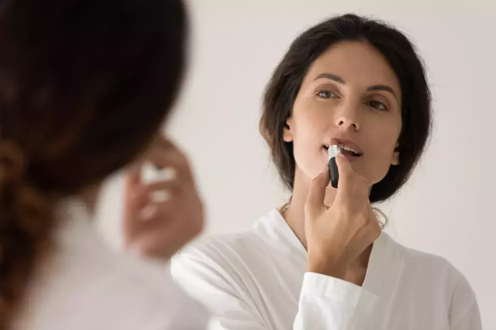 Hydratační lesklá rtěnka, Eveline Cosmetics, 135 Kč