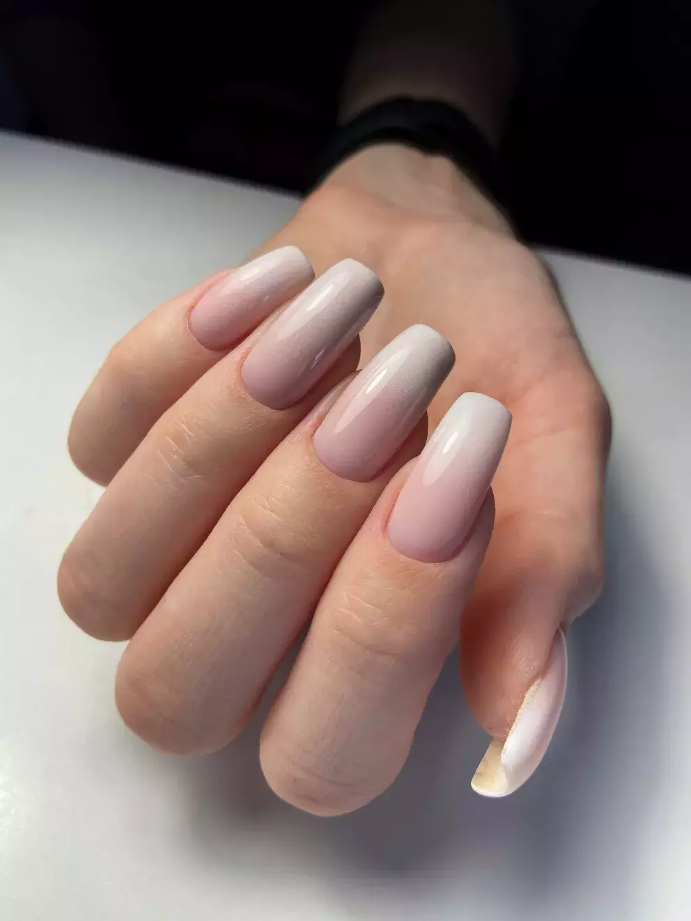 elegantní manikúra