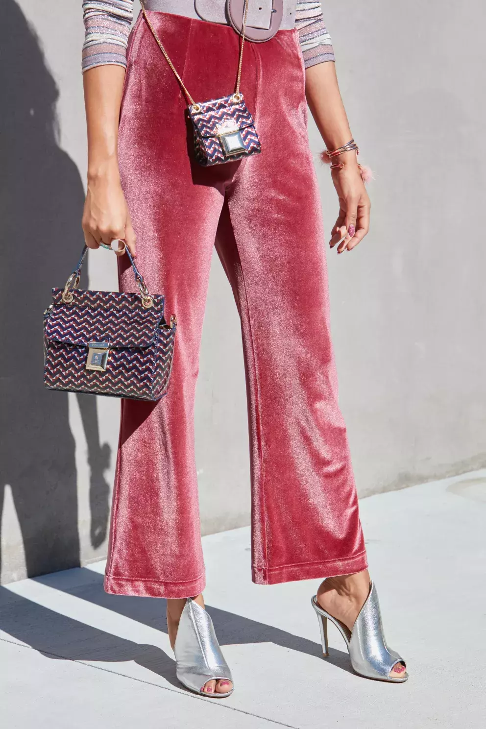 velurové kalhoty s vysokým leskem