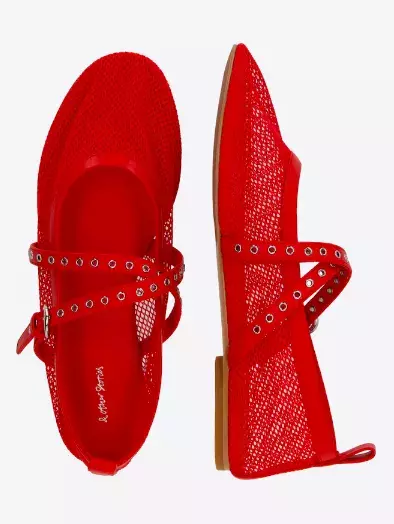 Baleríny z průhledné síťoviny