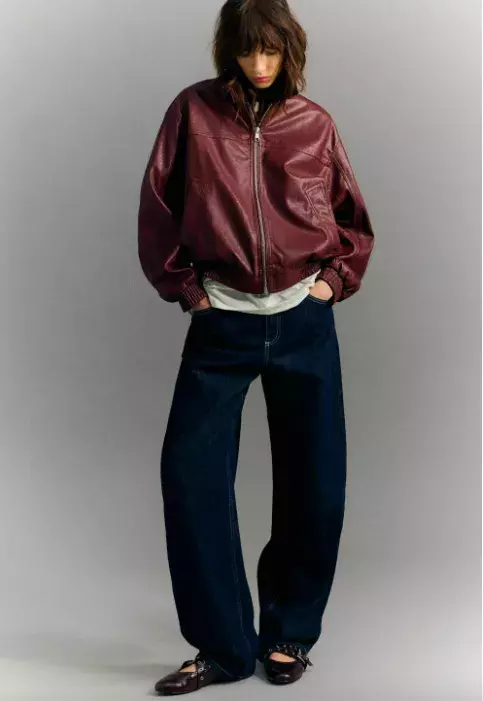 Barrel džíny nahradily rovné nohavice