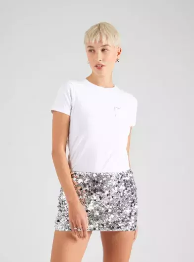 Čím nahradit výstřih do V u žen 60+