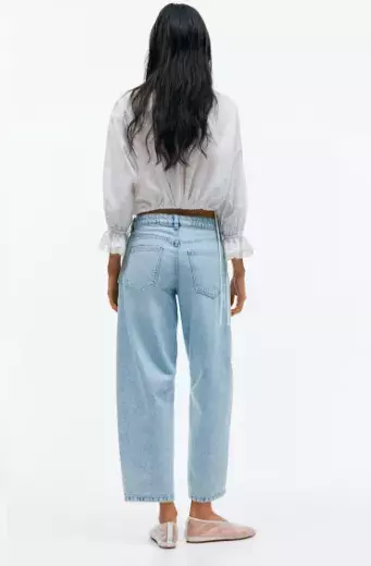 Barrel džíny nahradily rovné nohavice