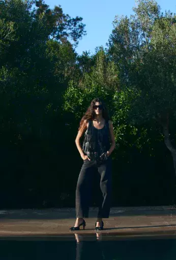 Barrel džíny nahradily rovné nohavice