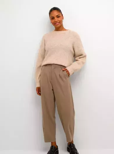 Letošní jaro volá po hnědých sukních a kalhotách