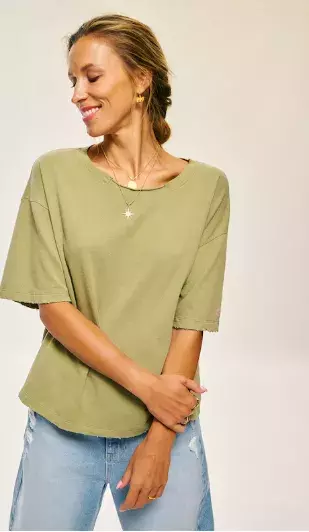 Čím nahradit výstřih do V u žen 60+