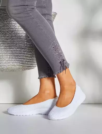 Baleríny z průhledné síťoviny