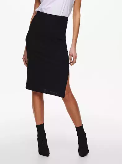 7 nejkrásnějších sukní, která udávají styl jara 2025