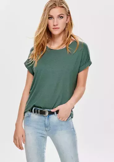 Čím nahradit výstřih do V u žen 60+