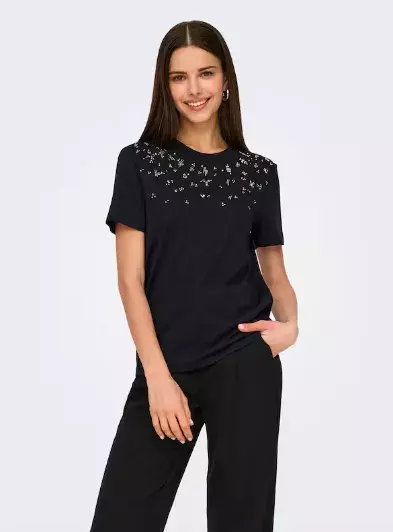 Čím nahradit výstřih do V u žen 60+