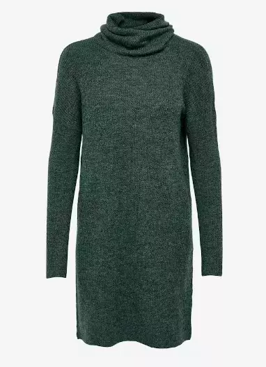 Úpletové šaty jako trend roku 2025