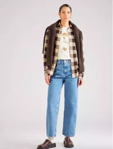 Čím nahradit výstřih do V u žen 60+