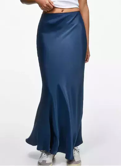 7 nejkrásnějších sukní, která udávají styl jara 2025