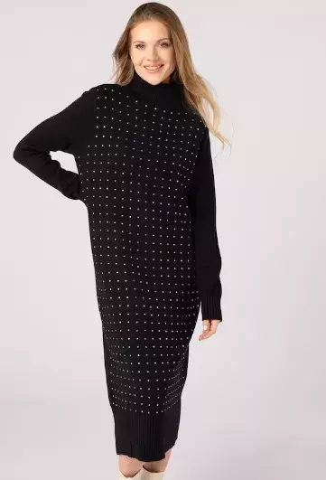 Úpletové šaty jako trend roku 2025