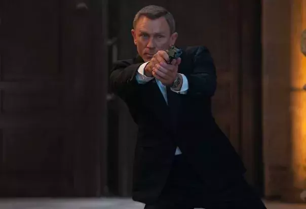 Daniel Craig