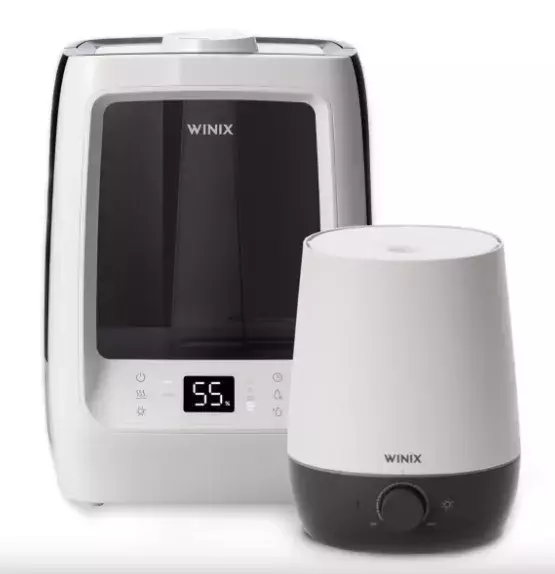 <p><strong>Zvlhčovač vzduchu Winix L500 , 3890 Kč</strong></p>

<p>Pořízením ultrazvukového zvlhčovače Winix L500 zvýšíte vlhkost vzduchu v místnosti a zajistíte tak snazší a zdravější dýchání členů vaší rodiny. Zvlhčením vzduchu zároveň docílíte snížení výskytu nemocí a alergických reakcí způsobených vysušenými sliznicemi dýchacích cest.</p>
