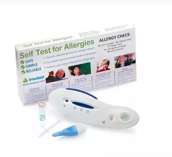 <p><strong>Imutest Allergy Check obecný test na alergie, 594 Kč</strong></p>

<p>Test Imutest Allergy Check<strong> </strong>dokáže spolehlivě rozpoznat, zda jsou alergické příznaky typu kýchání, rýma, svědění a zarudnutí očí, dušnost, kašel, kopřivka a další skutečnou alergickou reakcí. Detekuje hladinu alergických protilátek nebo IgE v krvi. Test je určený k domácí diagnostice a jeho použití je přitom snadné. Provádí se odběrem kapky krve z konečku prstu a výsledek se dozvíte za 20-30 minut. Test Imutest Allergy Check zaručeně rozpozná citlivost na určitý alergen.</p>
