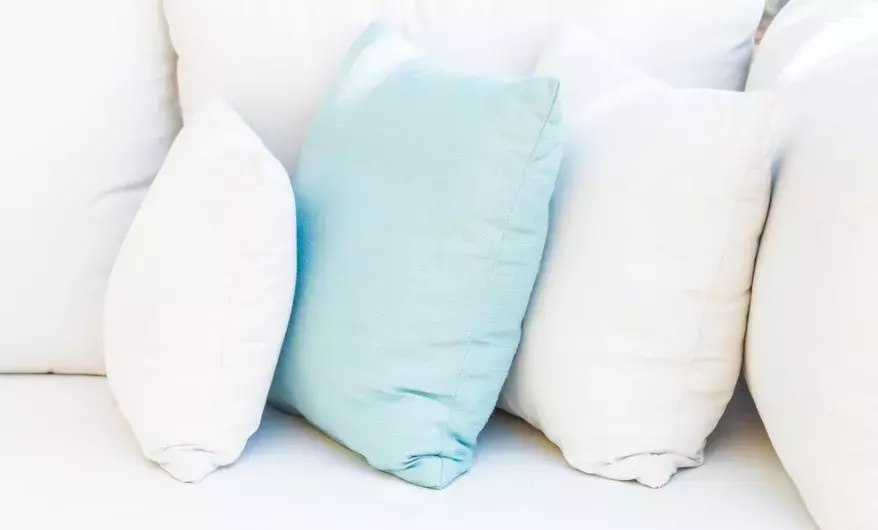 K tomuhle cvičení stačí jen židle a polštářek