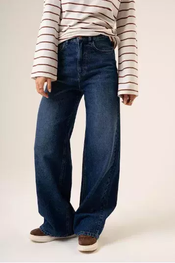 Zkrácené nebo až na zem. Správné délce džínů je třeba naslouchat