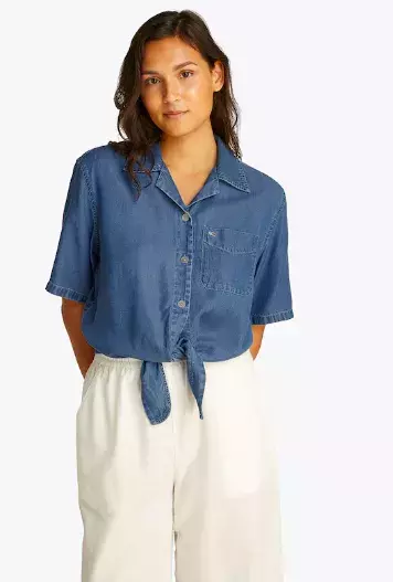 Klasické džíny? Už nikdy víc. Na jaře 2025 se nosí všechno jiné než klasika