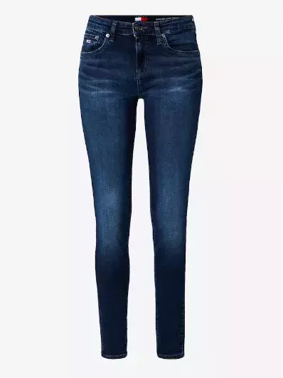 Zkrácené nebo až na zem. Správné délce džínů je třeba naslouchat