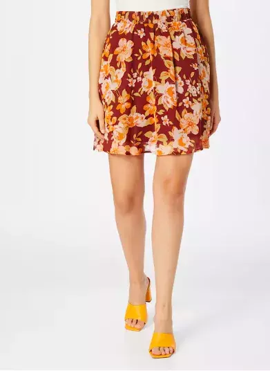 7 nejkrásnějších sukní, která udávají styl jara 2025