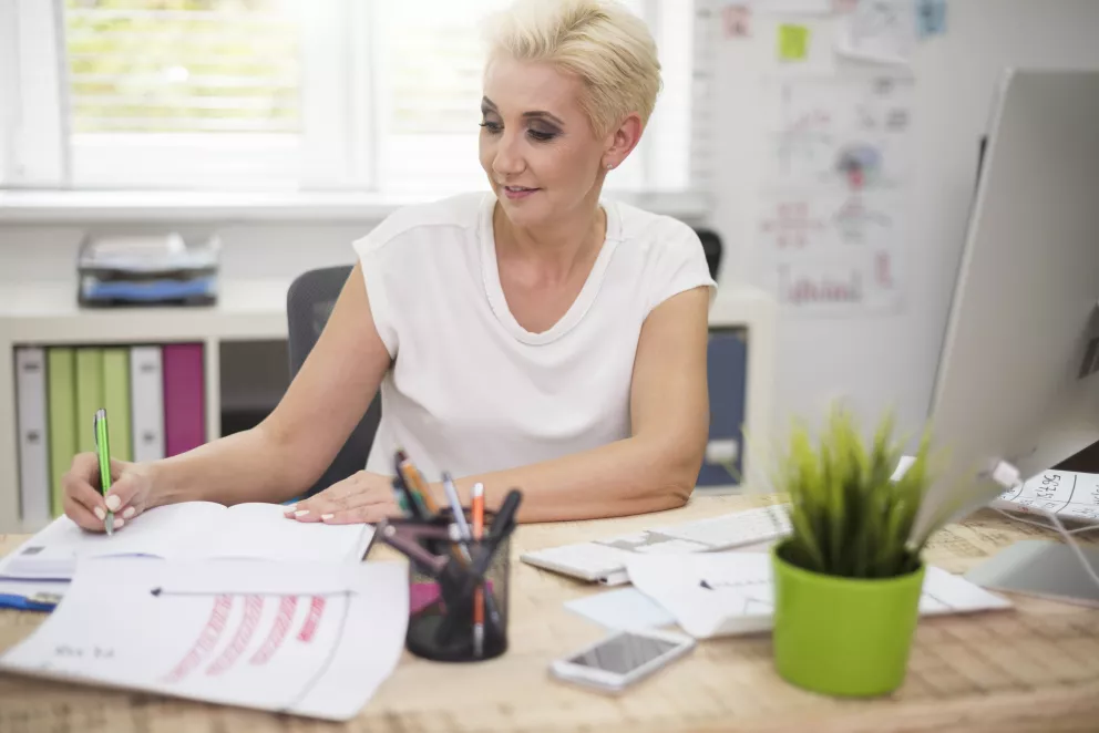 žena, práce, kariéra