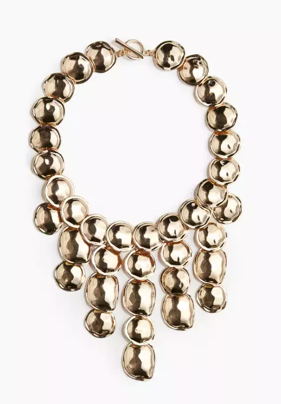 Krátký náhrdelník s kovovými plíšky, H&M, 959 Kč