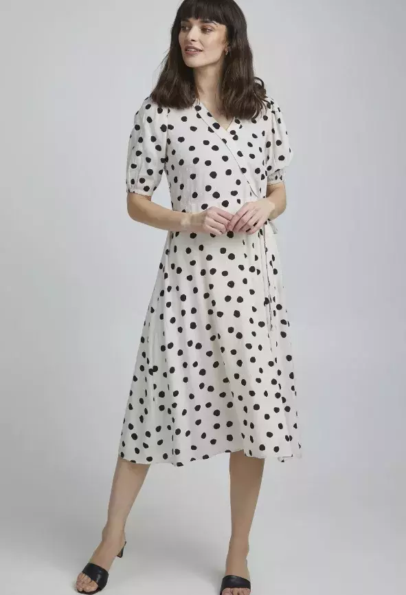 Áčkové šaty s puntíky, Fransa, 1 780 Kč