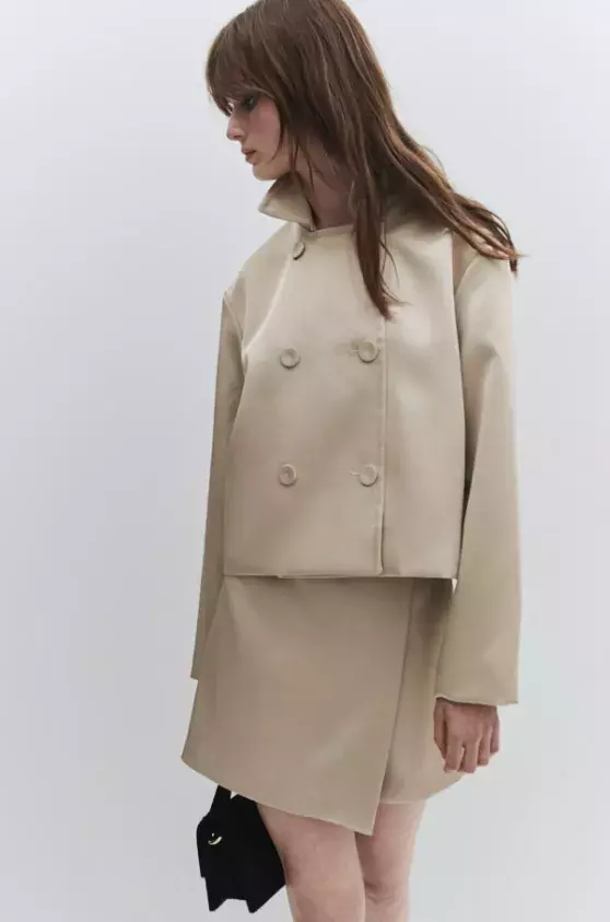 Šortková sukně s křížením, H&M, 839 Kč