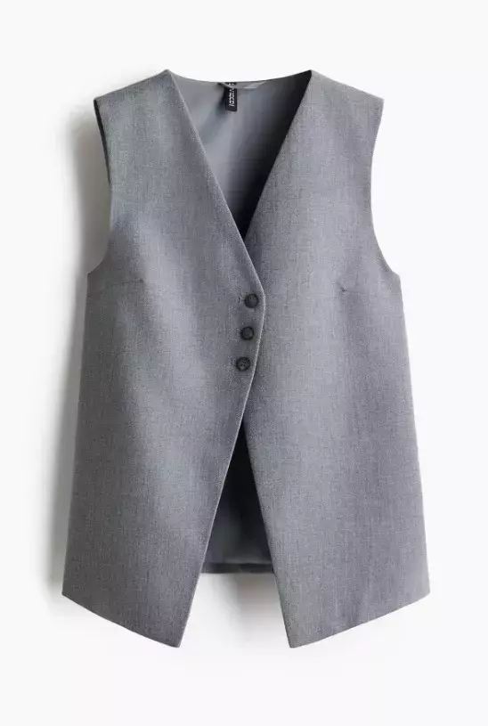 Dlouhá společenská vesta, H&M, 479 Kč