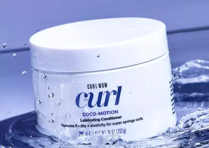 COLOR WOW kondicionér na kudrnaté vlasy, Douglas, 699 Kč