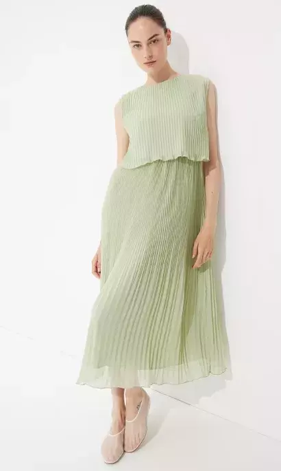 Plisované šaty, H&M, 1 199 Kč