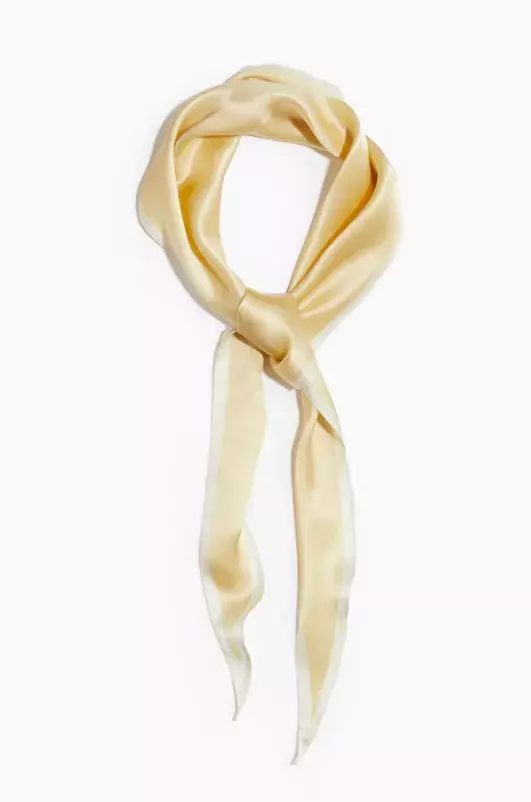 Hedvábný šátek, H&M, 719 Kč