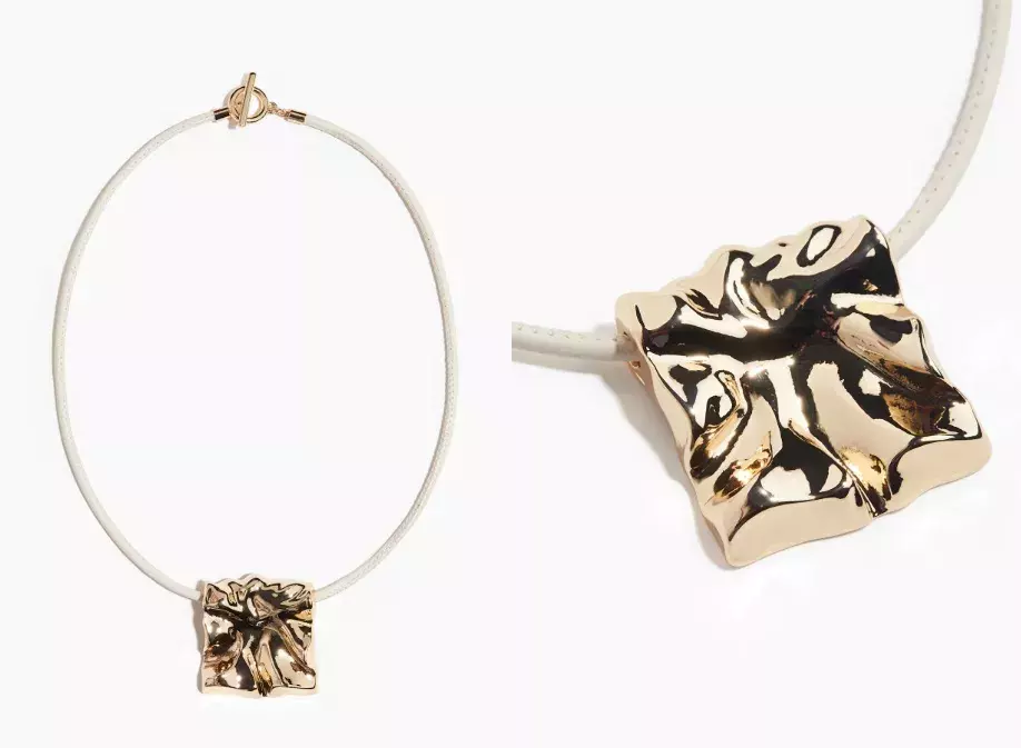 Náhrdelník s povrchovou úpravou a s přívěskem, H&M, 359 Kč